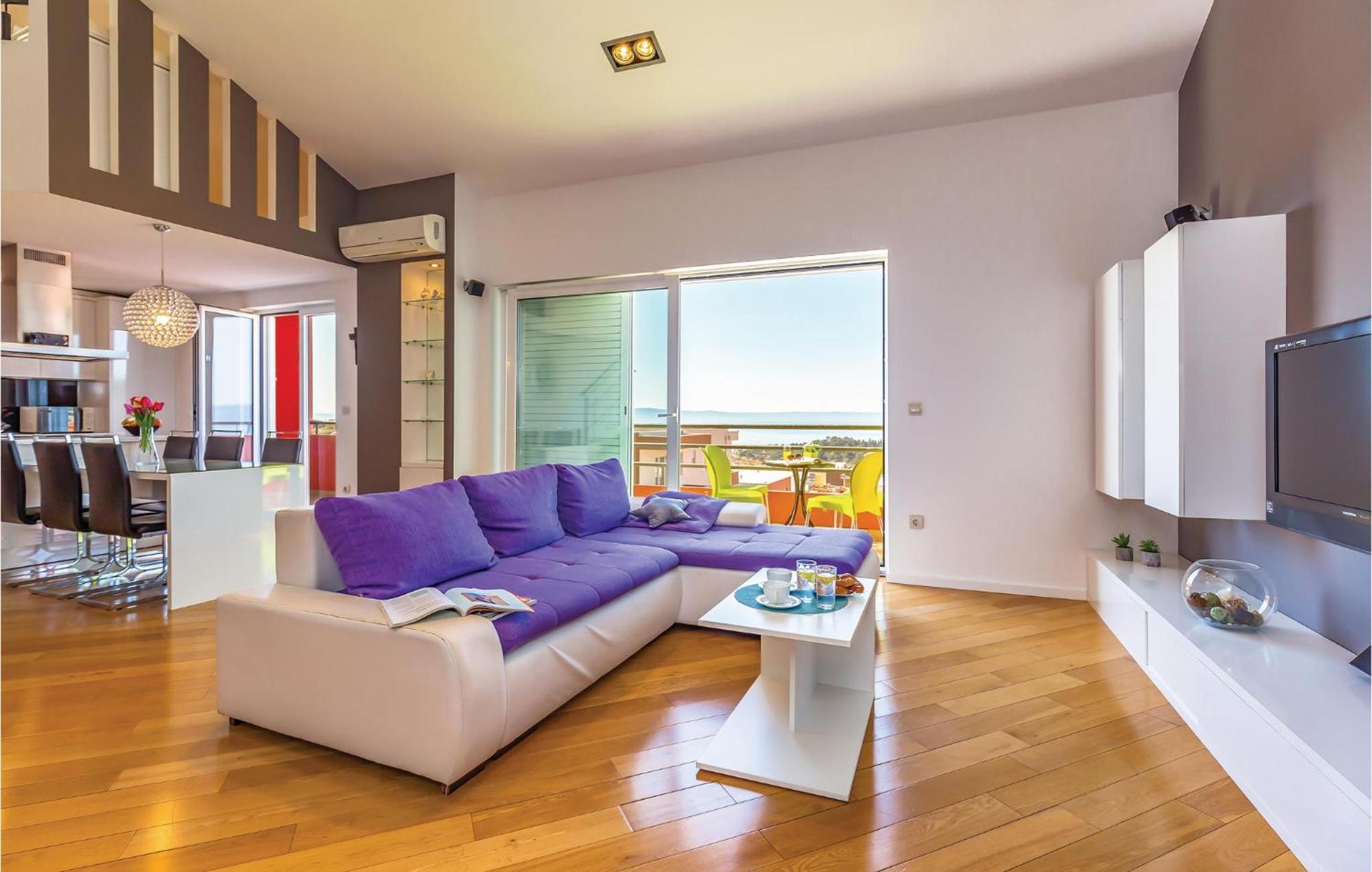 Lovely Apartment In Makarska With Kitchenette المظهر الخارجي الصورة
